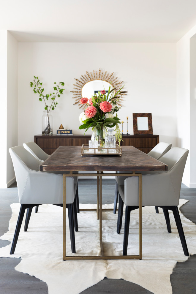 Inspiration for a transitional dining room in Brisbane.