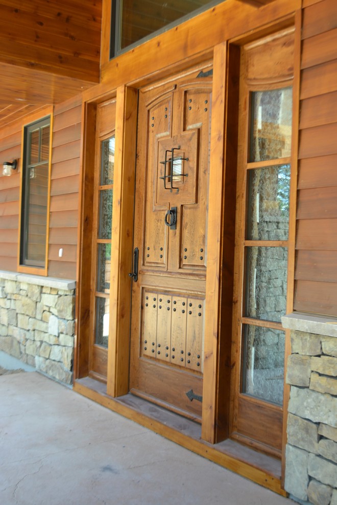 Inspiration for a rustic home design remodel in Minneapolis