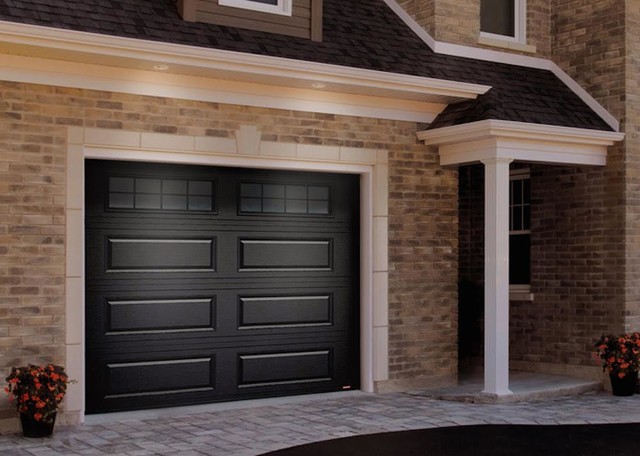 Gallery Classique Garage Cedar Rapids par Hicklin Garage Doors
