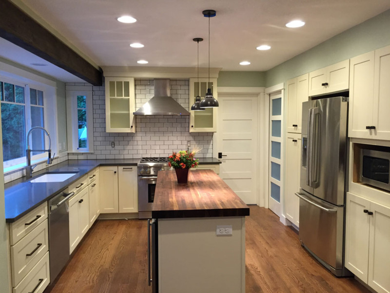Kitchen - rustic kitchen idea in Portland
