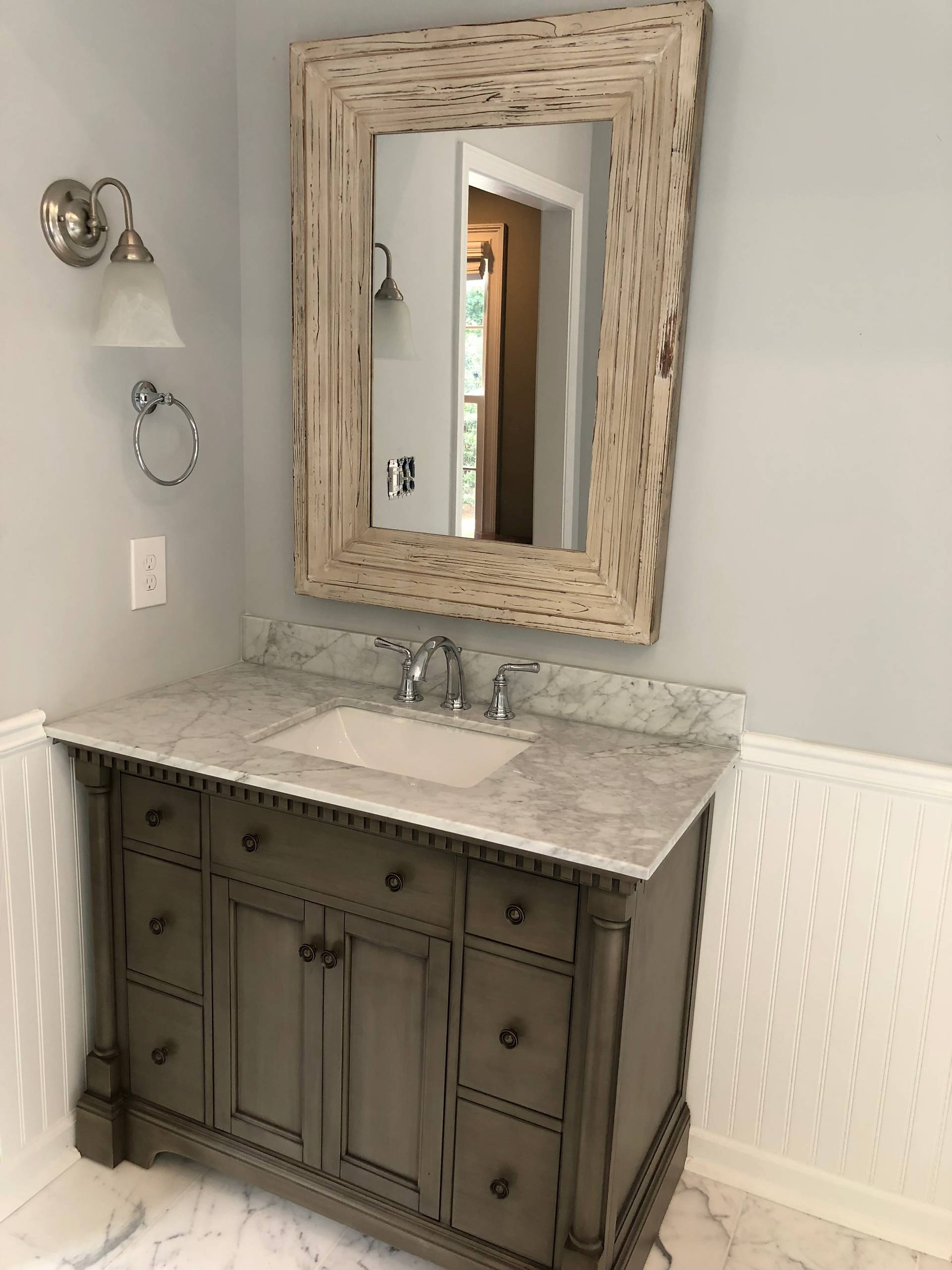 Custom Bathroom Vanities