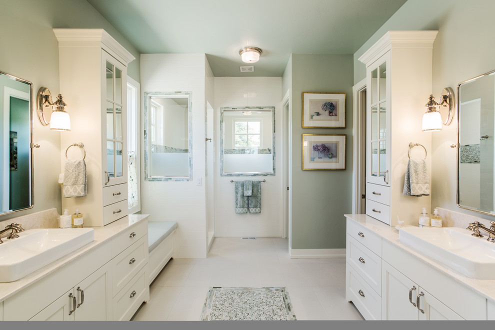 Example of a country bathroom design in Denver