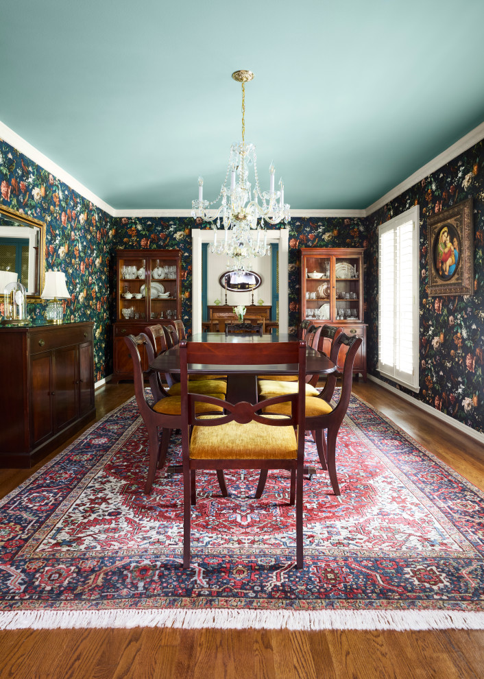 Inspiration for a timeless dining room remodel in Dallas