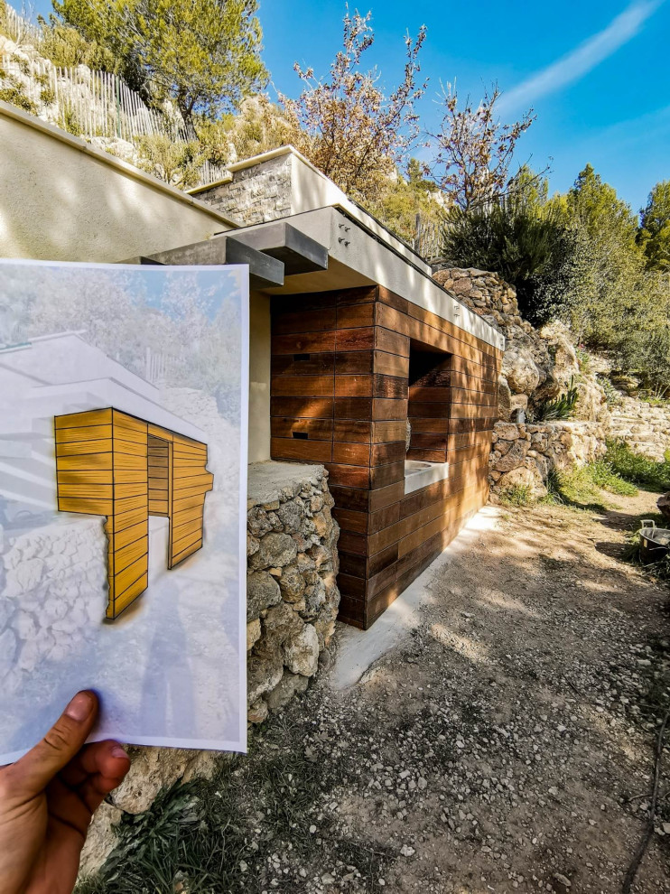 Aménagement sur mesure en lames de Cumaru pour vasque en extérieur intégré dans