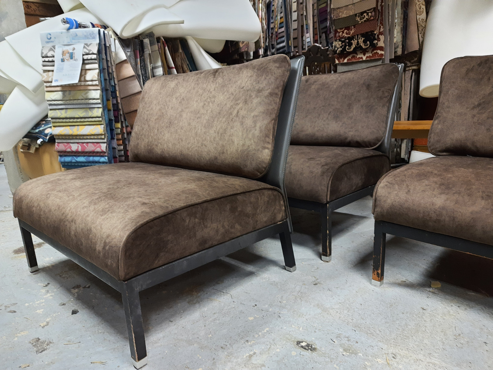 Обивка, ремонт, перетяжка мягкой мебели.