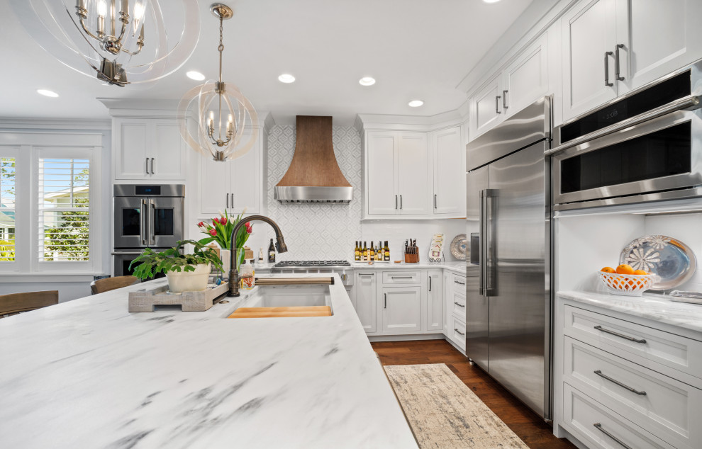 Example of a transitional kitchen design in Miami