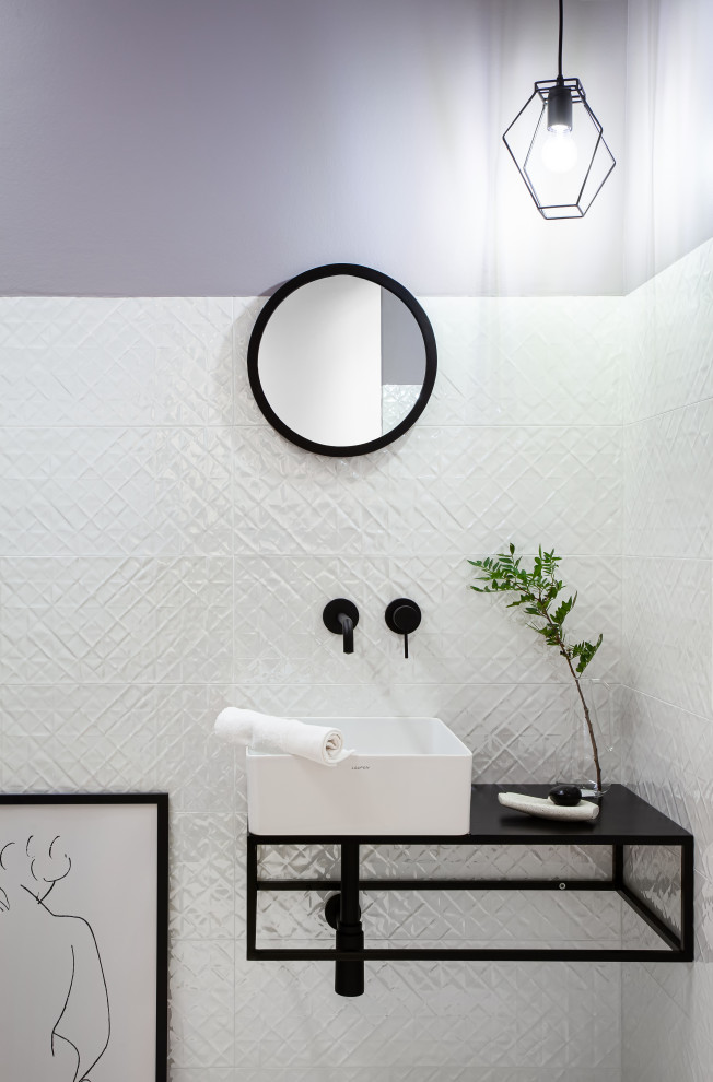 Inspiration for a contemporary powder room in Saint Petersburg.