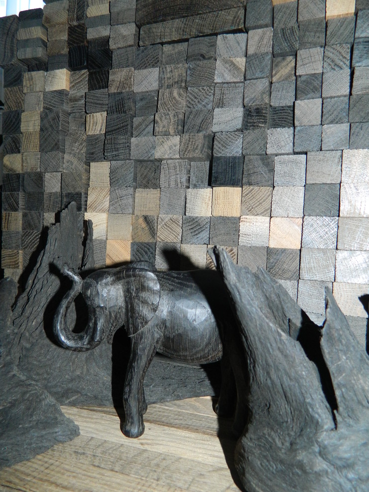 Морёный дуб  Bog Oak в стволах для  уникальных проектов различного направления.