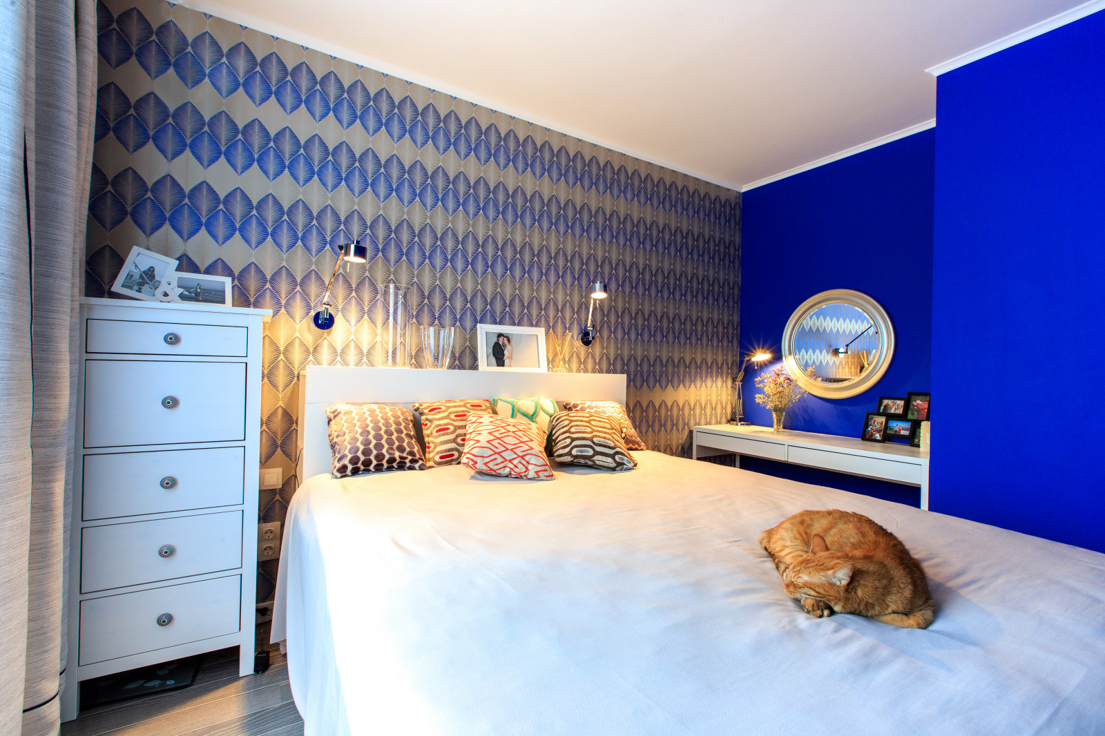 Оранжевое с синим