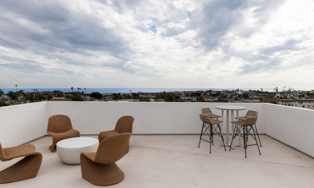 Rooftop Seating and Dining Area contemporary-terrace