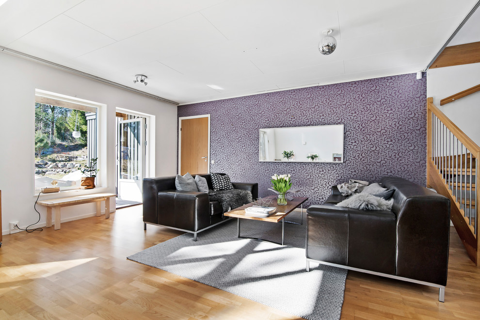 Design ideas for a transitional living room in Stockholm.