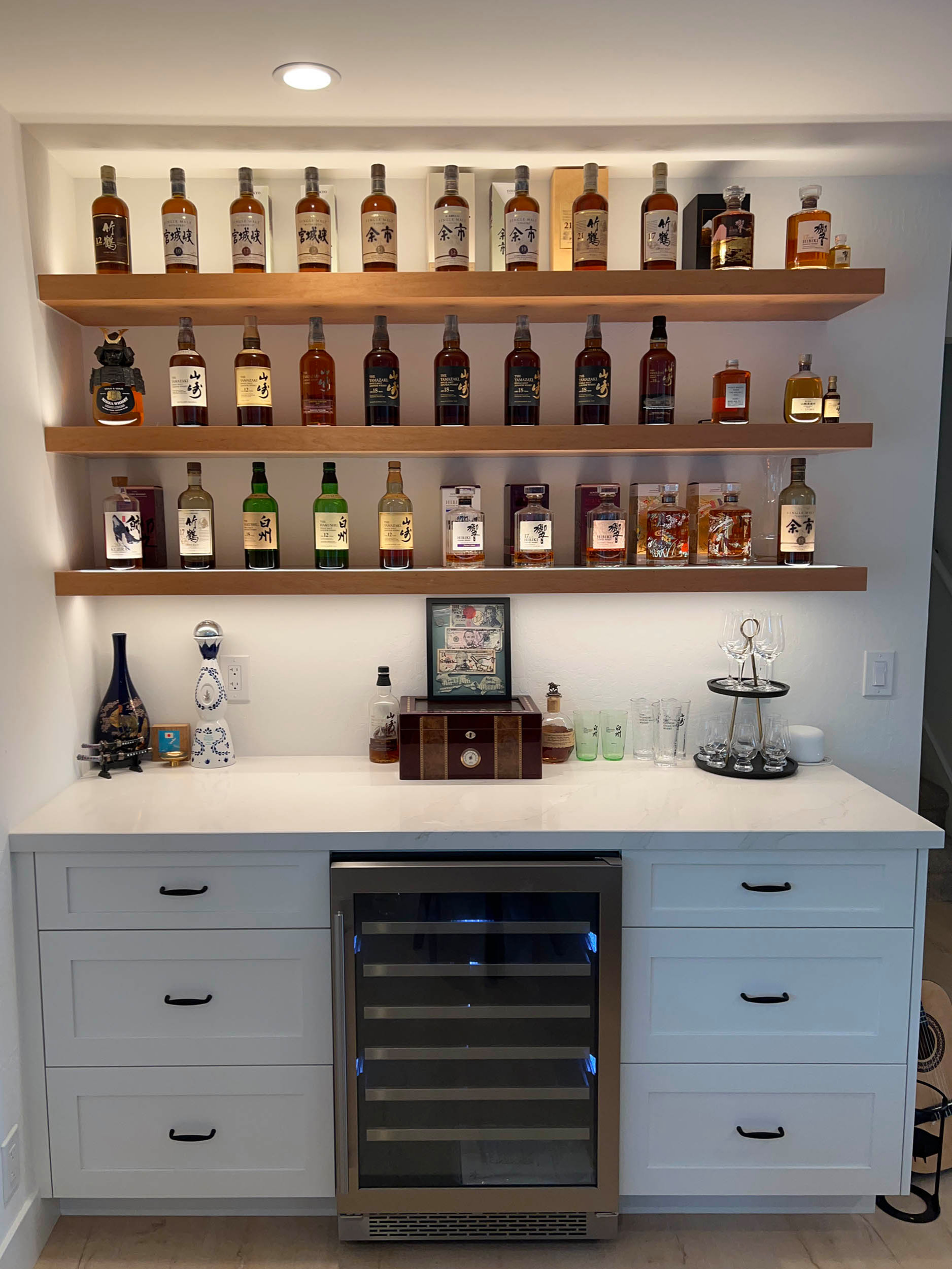 75 Home Bar with Floating Shelves and White Cabinets Ideas You'll Love -  September, 2023 | Houzz