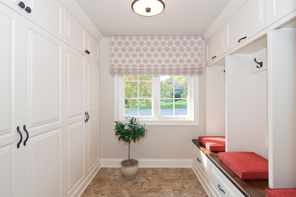 Photo of a traditional mudroom in Minneapolis.