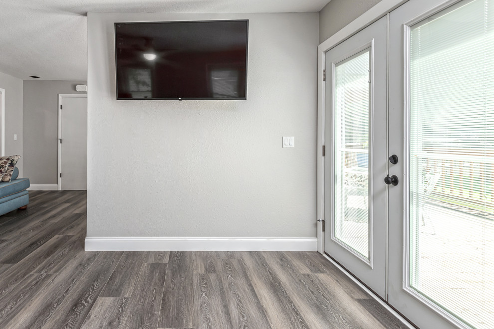Lake Bathroom & New Flooring update