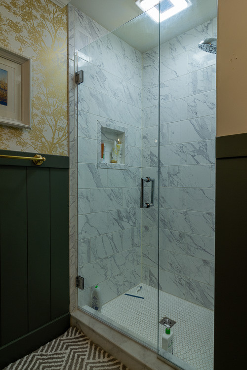 Inspiration for a small contemporary kids' bathroom remodel
