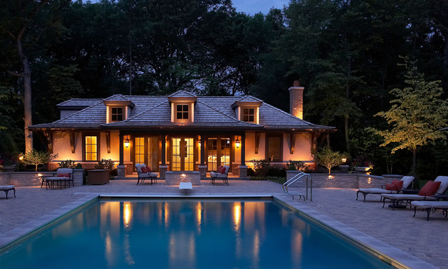 Arts & Crafts Pool House classico-piscina