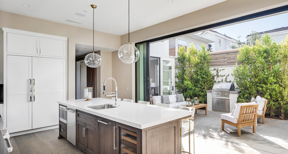 Kitchen - transitional kitchen idea in Los Angeles