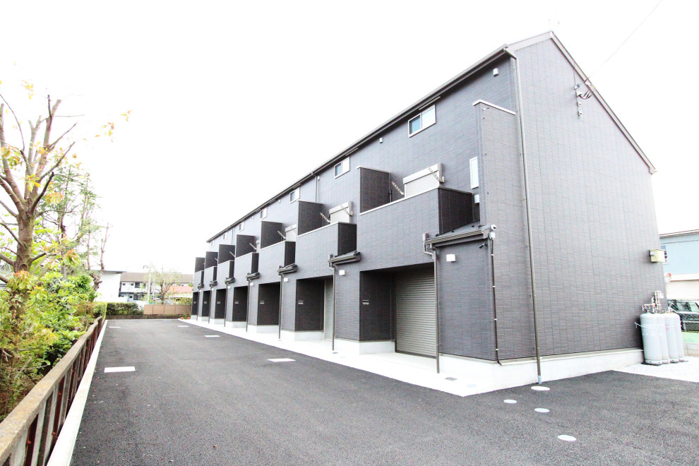 他の地域にあるおしゃれな家の外観の写真