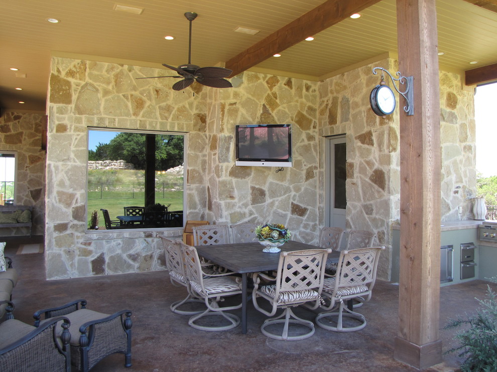 Home design - transitional home design idea in Austin