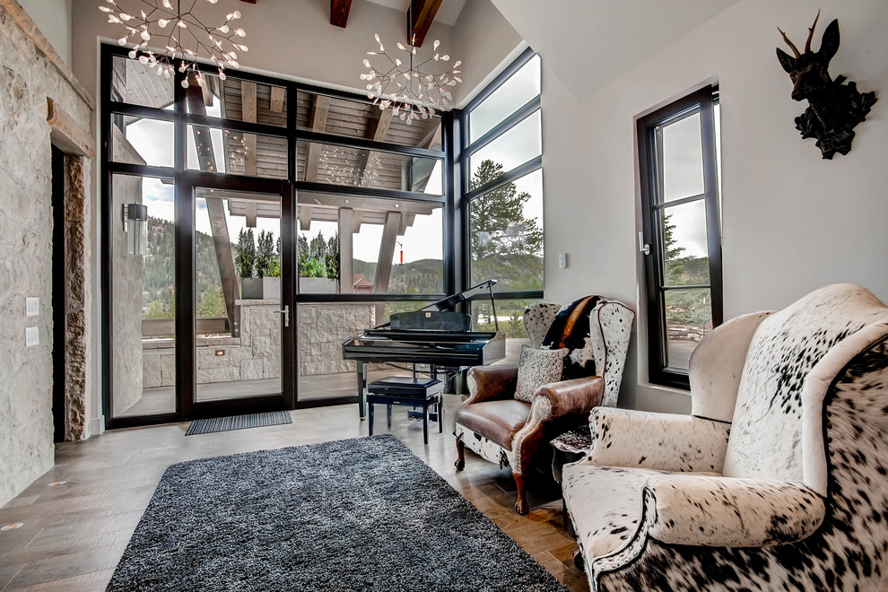 Example of a transitional entryway design in Denver