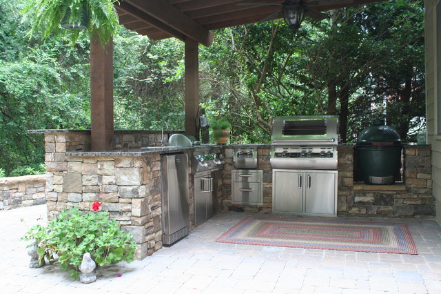 Atlanta Outdoor Kitchen and Patio traditional-courtyard