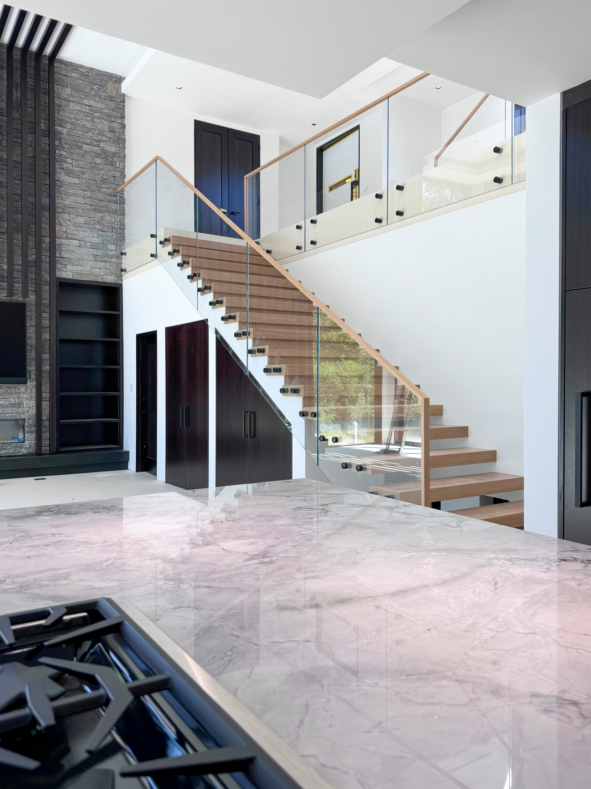 126_Visually Open and Light Contemporary Staircase, Mclean, VA 22102
