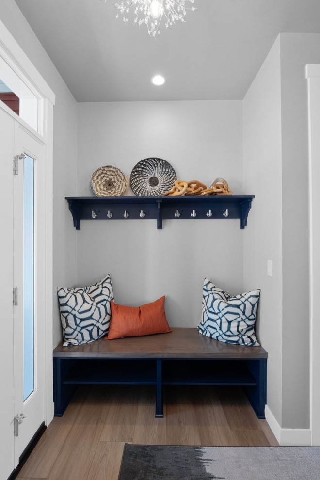 Entryway - transitional entryway idea