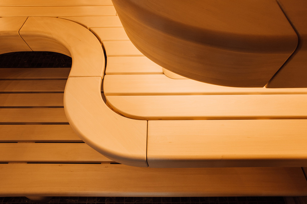 Полки из гнутой древесины.