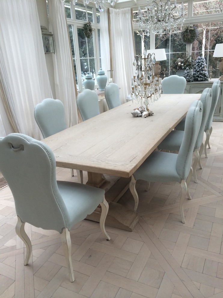 Dining room - rustic dining room idea