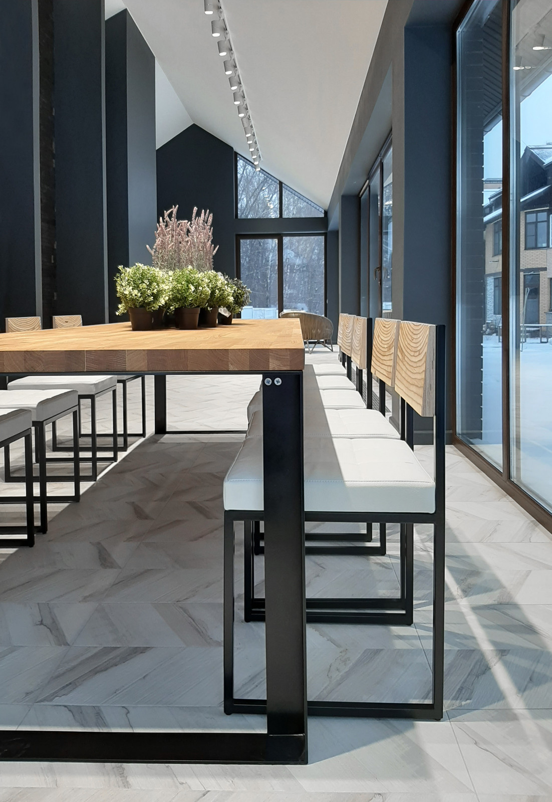 Беседка с панорамным остеклением.