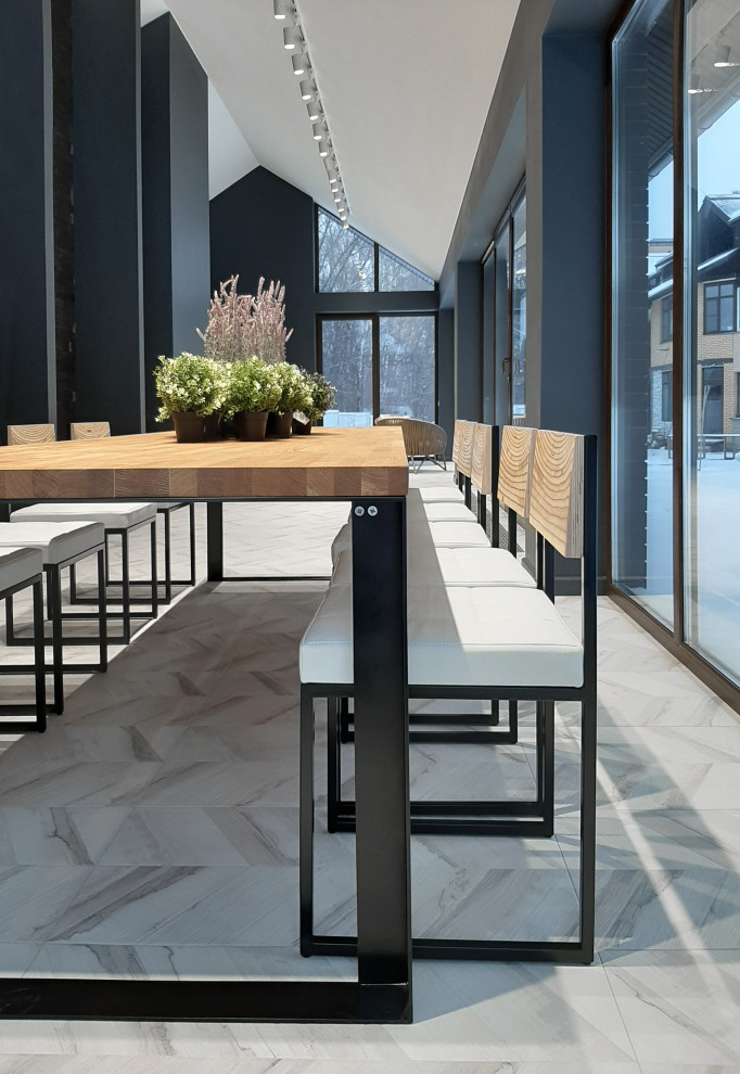 Беседка с панорамным остеклением.