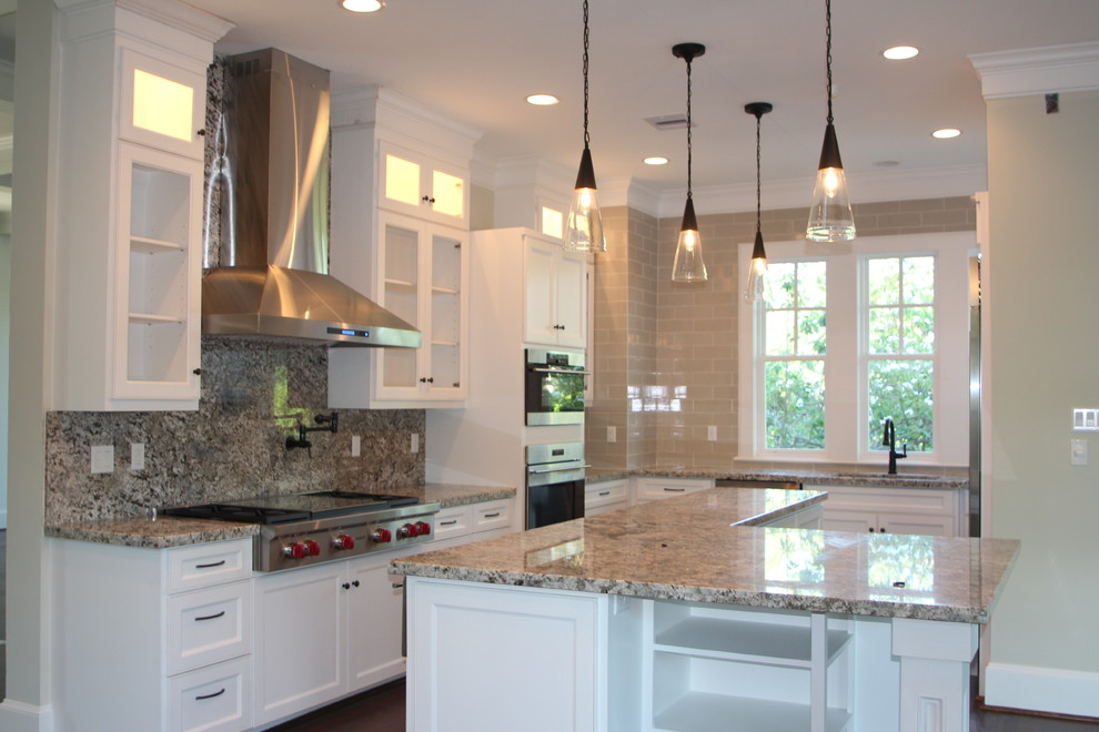 Inspiration for a transitional kitchen remodel in Austin