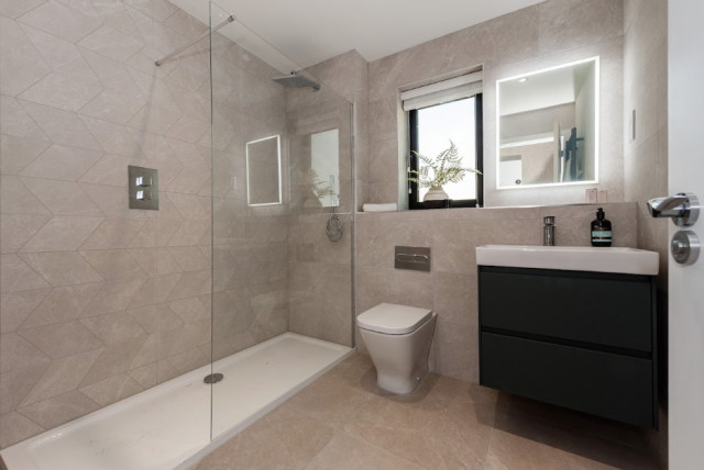 Modern Stylish Bathroom - Forest Edge - New Forest modern-bathroom