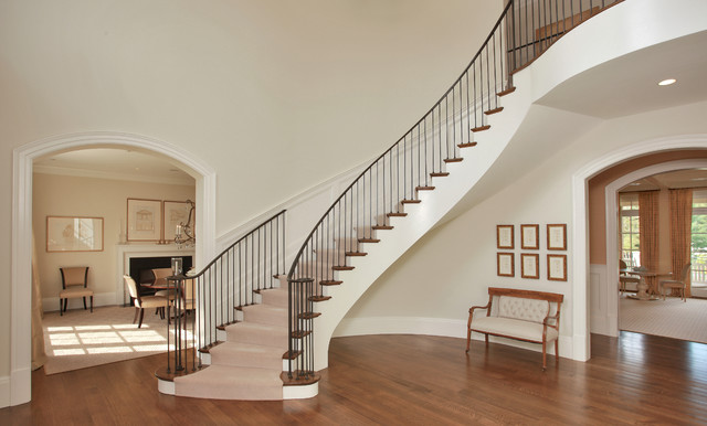 Chic Dramatic Foyer classique-chic-escalier