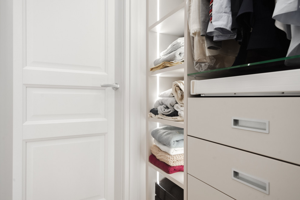 Просторная квартира в серых цветах