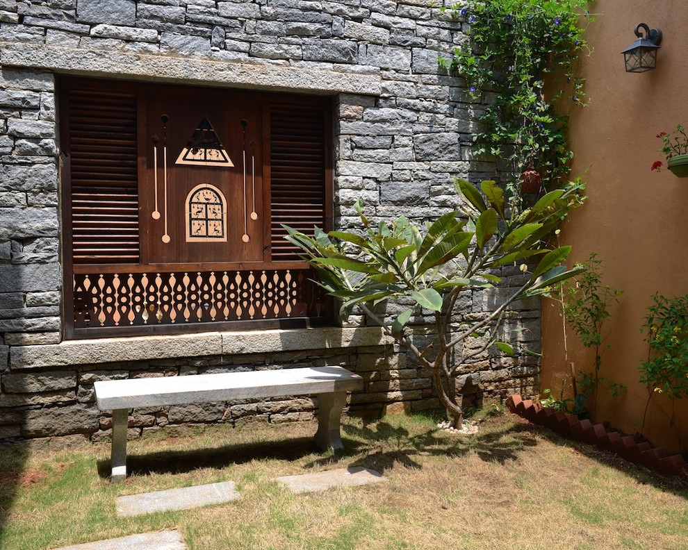 This is an example of a patio in Bengaluru.