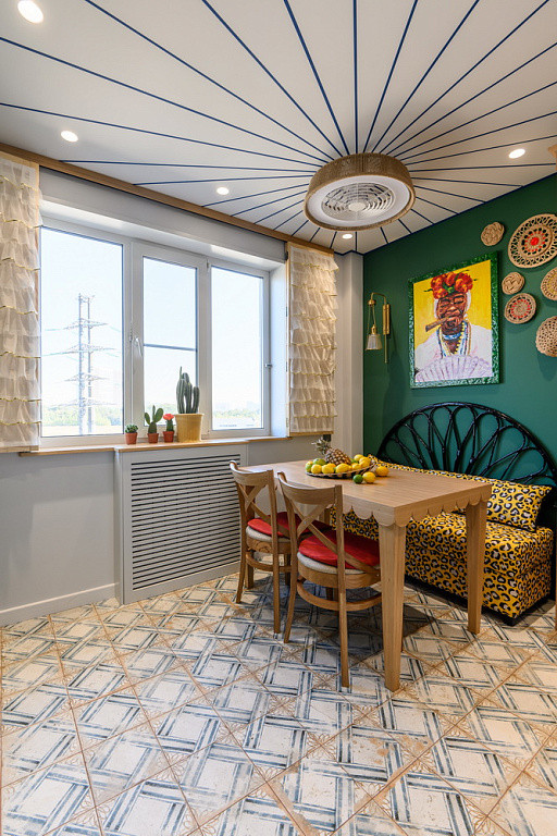 Кухня с кубинской дамой