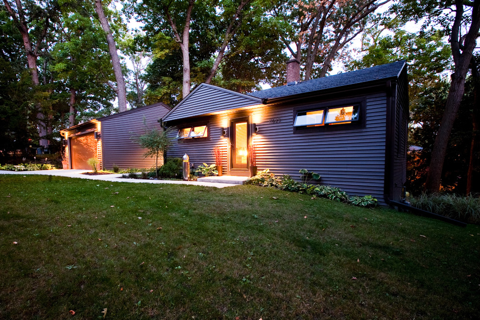 Design ideas for a traditional exterior in Milwaukee.