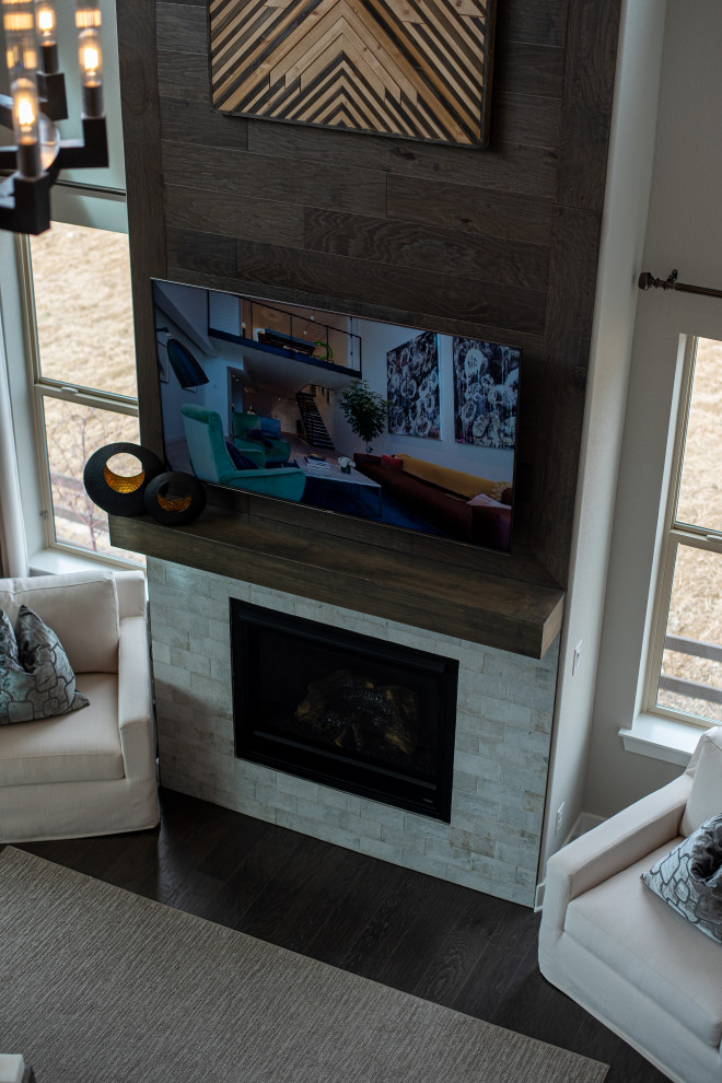 Mountain style home design photo in Denver