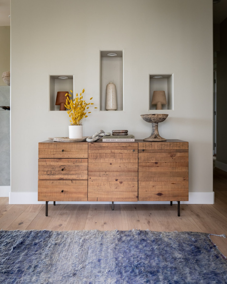 Entryway - entryway idea in Orange County
