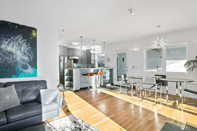 Skyline Boulevard living-room