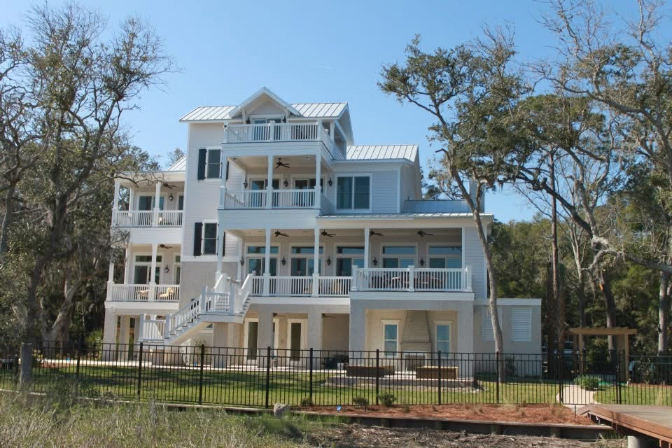 Coastal exterior home idea in Jacksonville