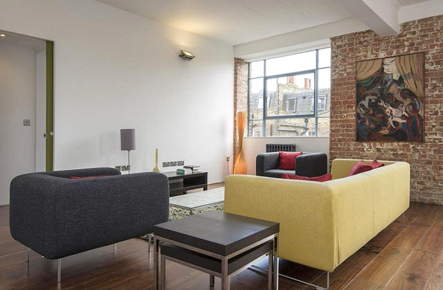 Camden Warehouse-to-Flat Refurbishment industriell-vardagsrum