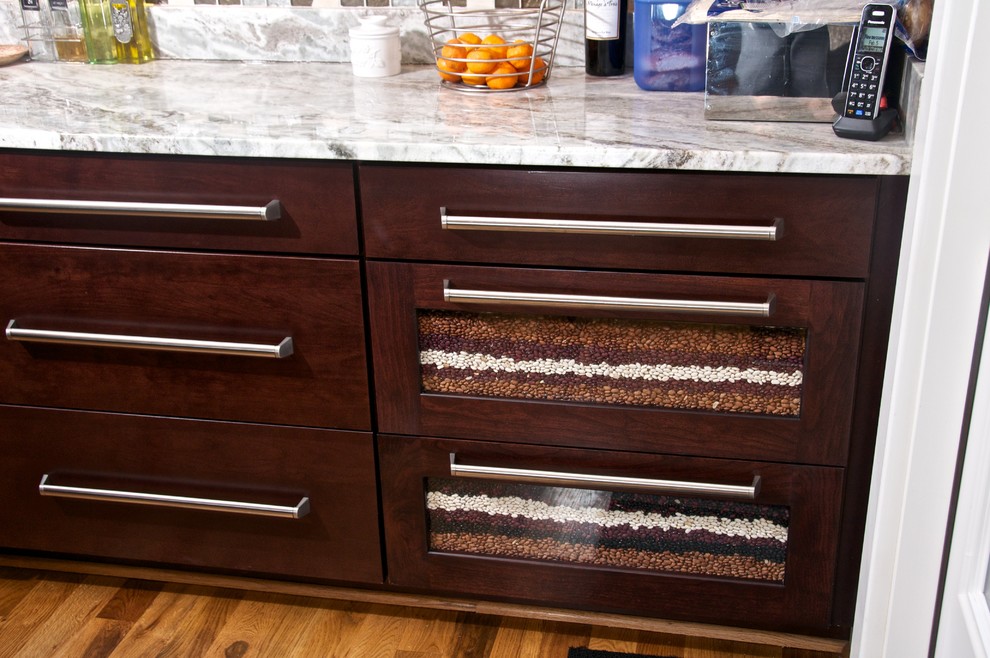 MODERN KITCHEN CHERRY