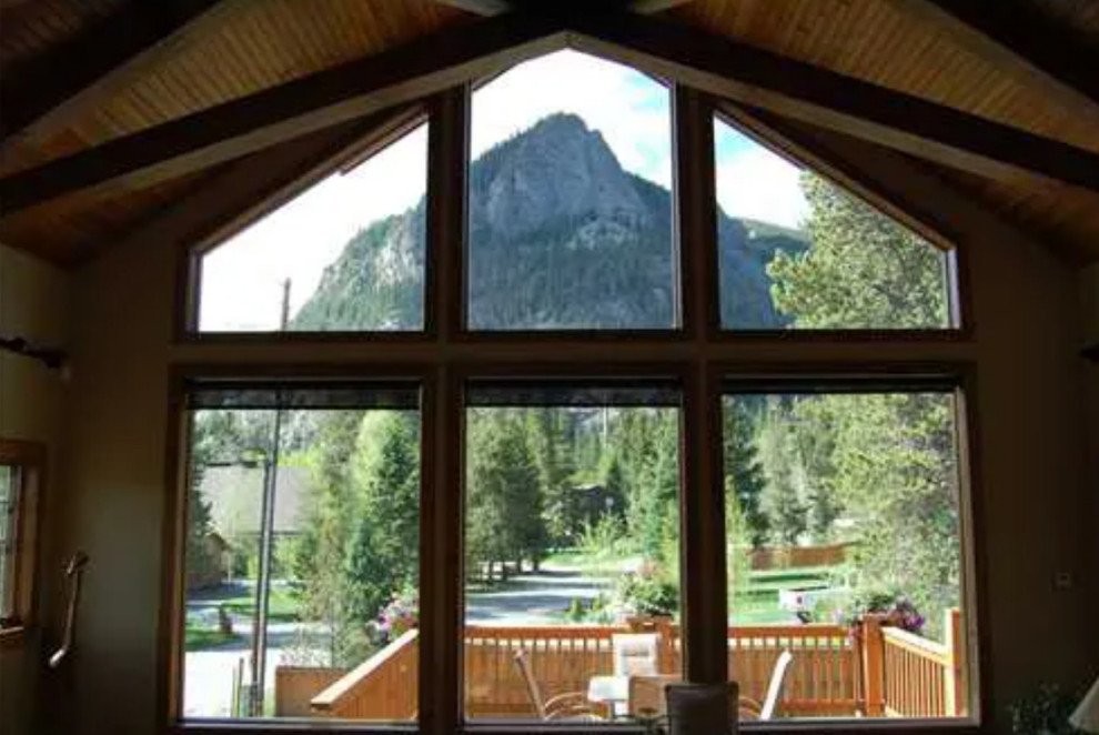 221 Forest Dr - Custom Partial-timber Frame Single-family home w/ ADU