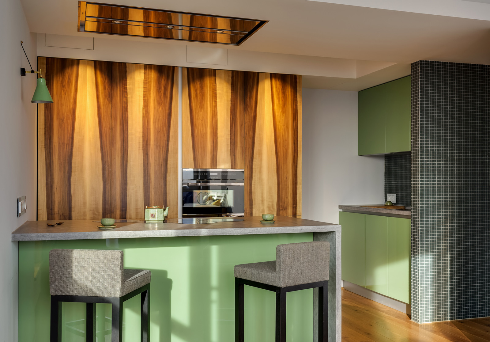 Современная кухня - декоративный бетон и мореный грисард