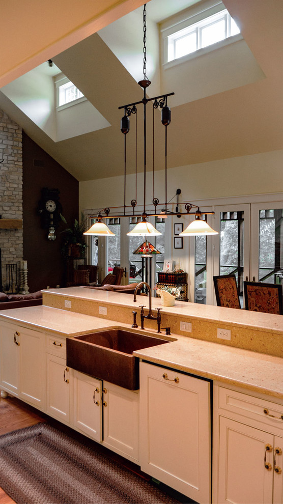 Mountain style kitchen photo in Milwaukee