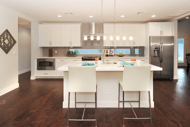Kitchen - transitional kitchen idea in Phoenix
