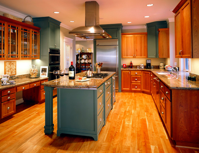 Mixed color cabinets