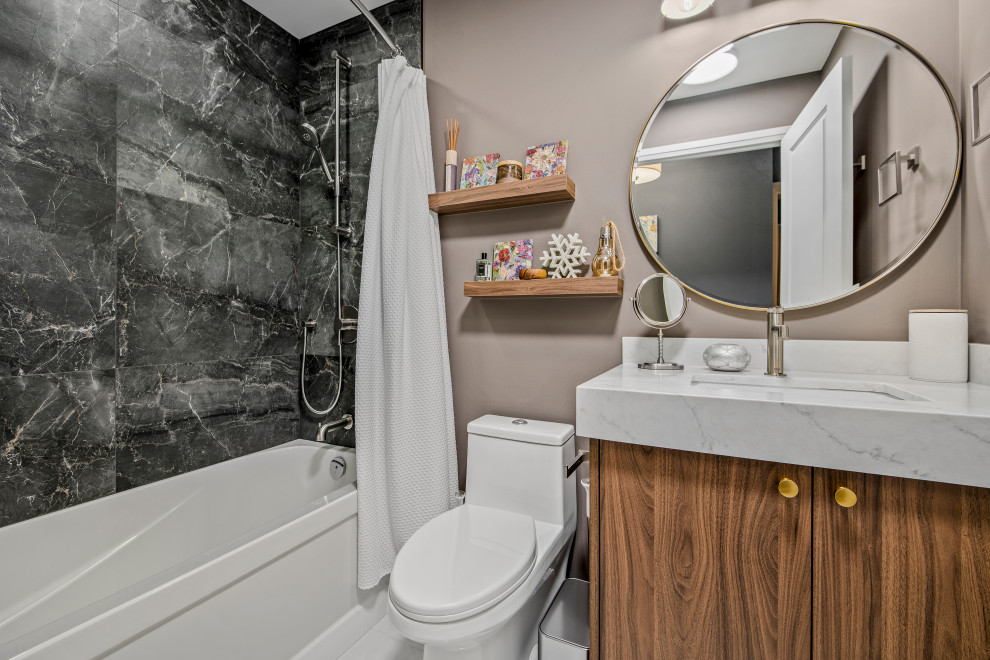 Inspiration for a transitional home design remodel in Toronto